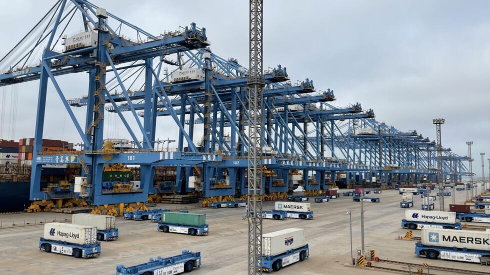 Chine le port automatisé de Qingdao Les ports du monde